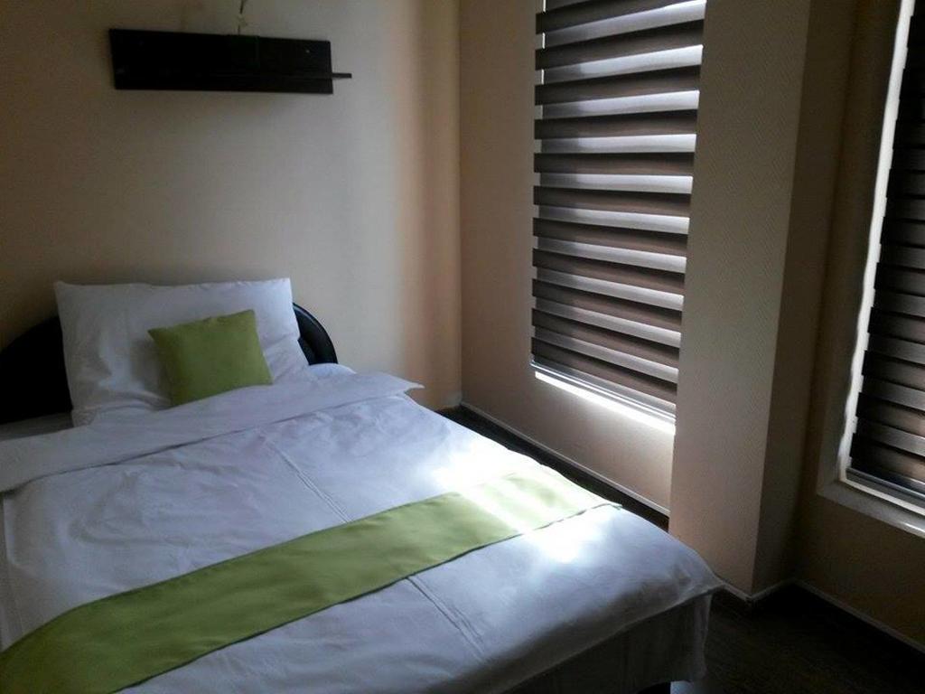 Abszolút Hotel és Panzió Nyírbátor Camera foto
