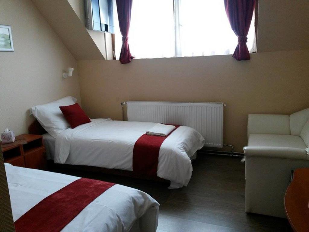 Abszolút Hotel és Panzió Nyírbátor Camera foto