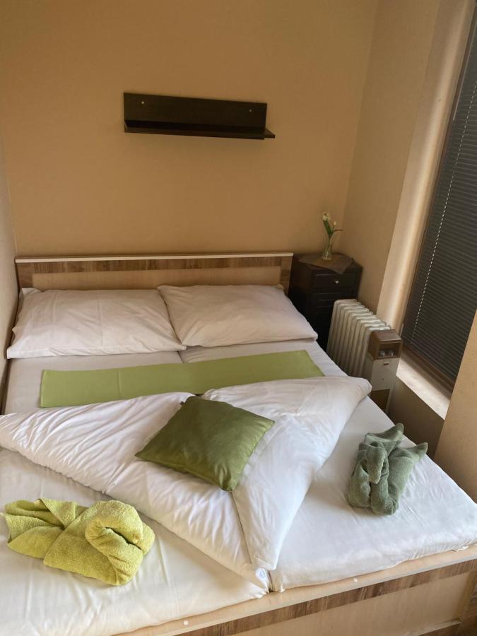 Abszolút Hotel és Panzió Nyírbátor Esterno foto