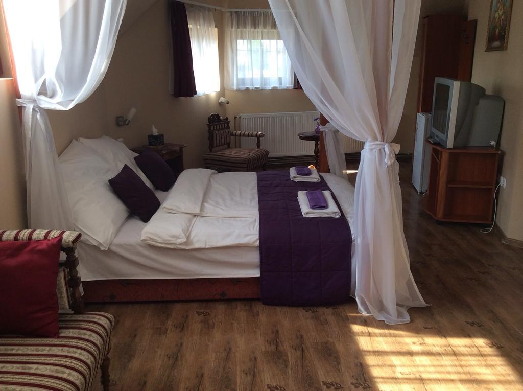 Abszolút Hotel és Panzió Nyírbátor Camera foto