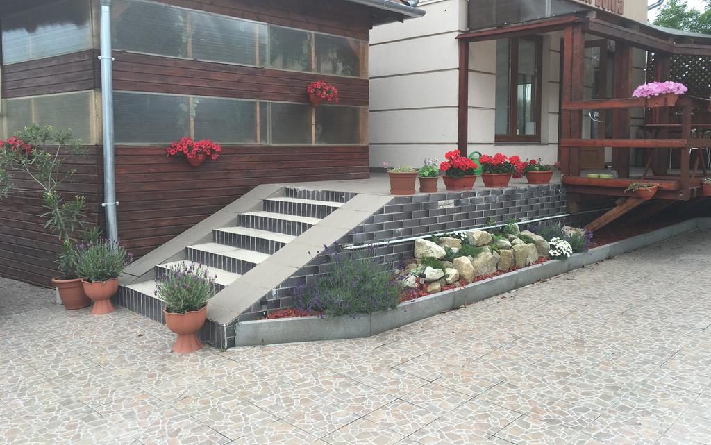 Abszolút Hotel és Panzió Nyírbátor Esterno foto