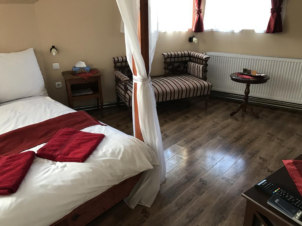 Abszolút Hotel és Panzió Nyírbátor Esterno foto