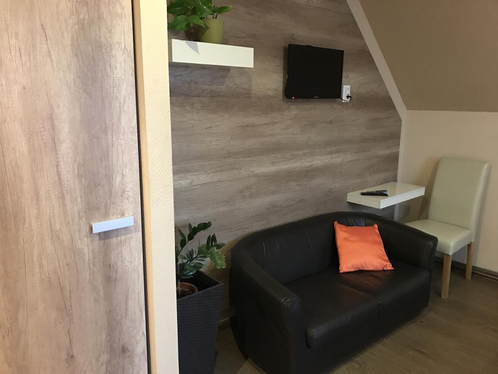 Abszolút Hotel és Panzió Nyírbátor Esterno foto