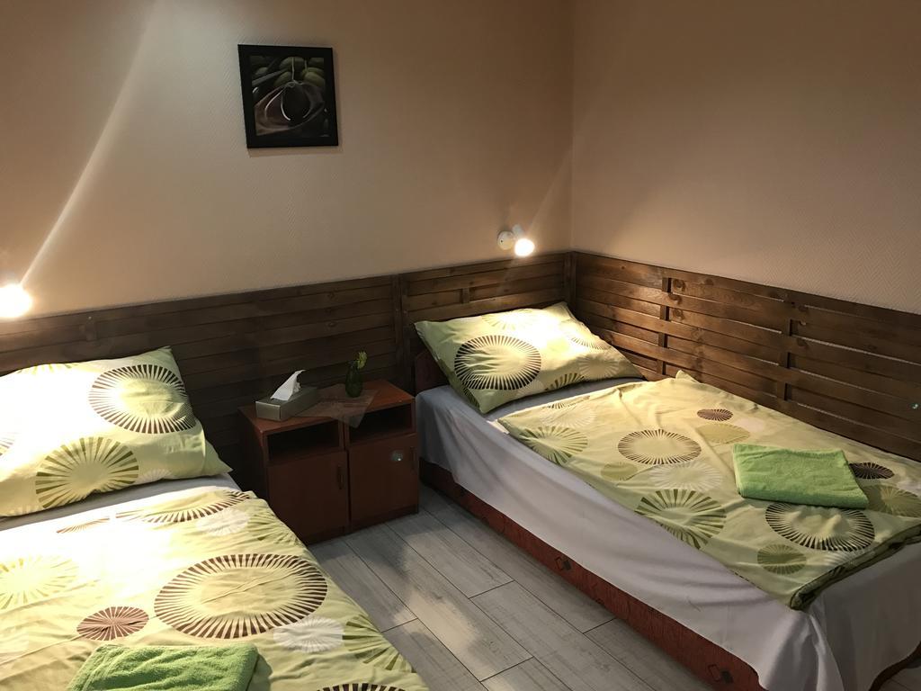 Abszolút Hotel és Panzió Nyírbátor Esterno foto