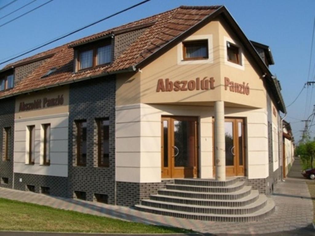 Abszolút Hotel és Panzió Nyírbátor Esterno foto