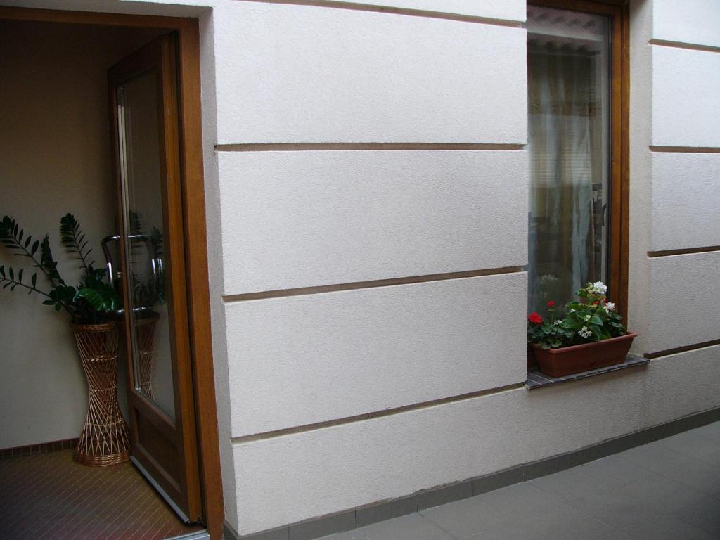 Abszolút Hotel és Panzió Nyírbátor Esterno foto